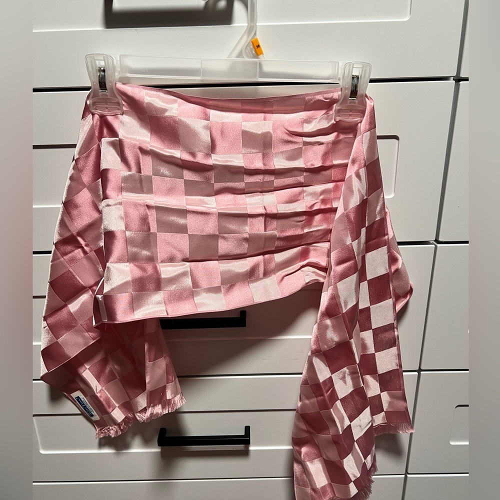 De Mura pink rayon scarf